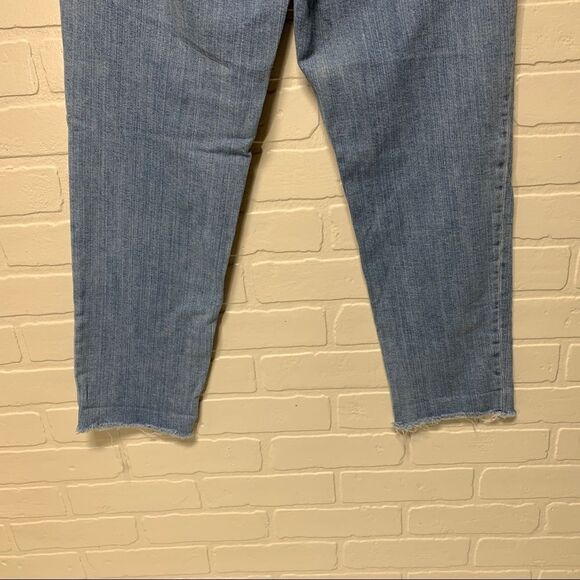 Ann Taylor Loft Boyfriend Light Wash Button Fly Jeans sz 10 - Picture 8 of 13